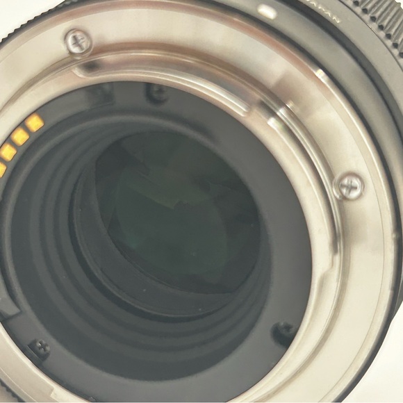 Sigma 30mm Camera Lens - Picture 8 of 8